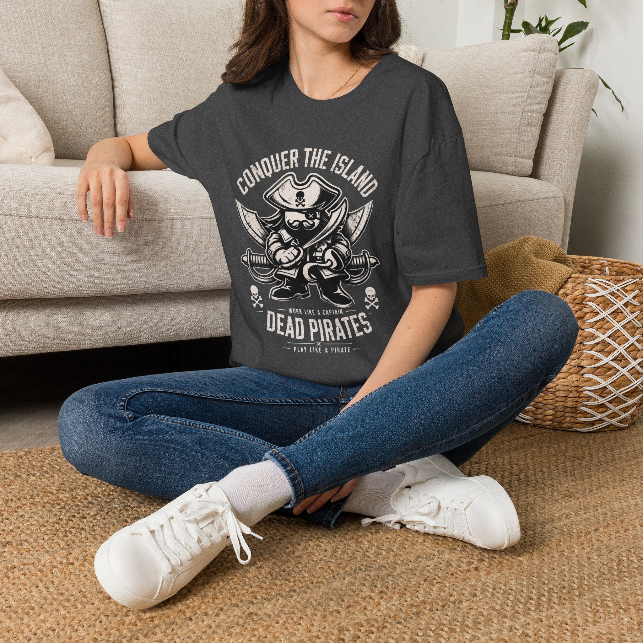 Conquer The Island pirate skull tee | T-Shirt